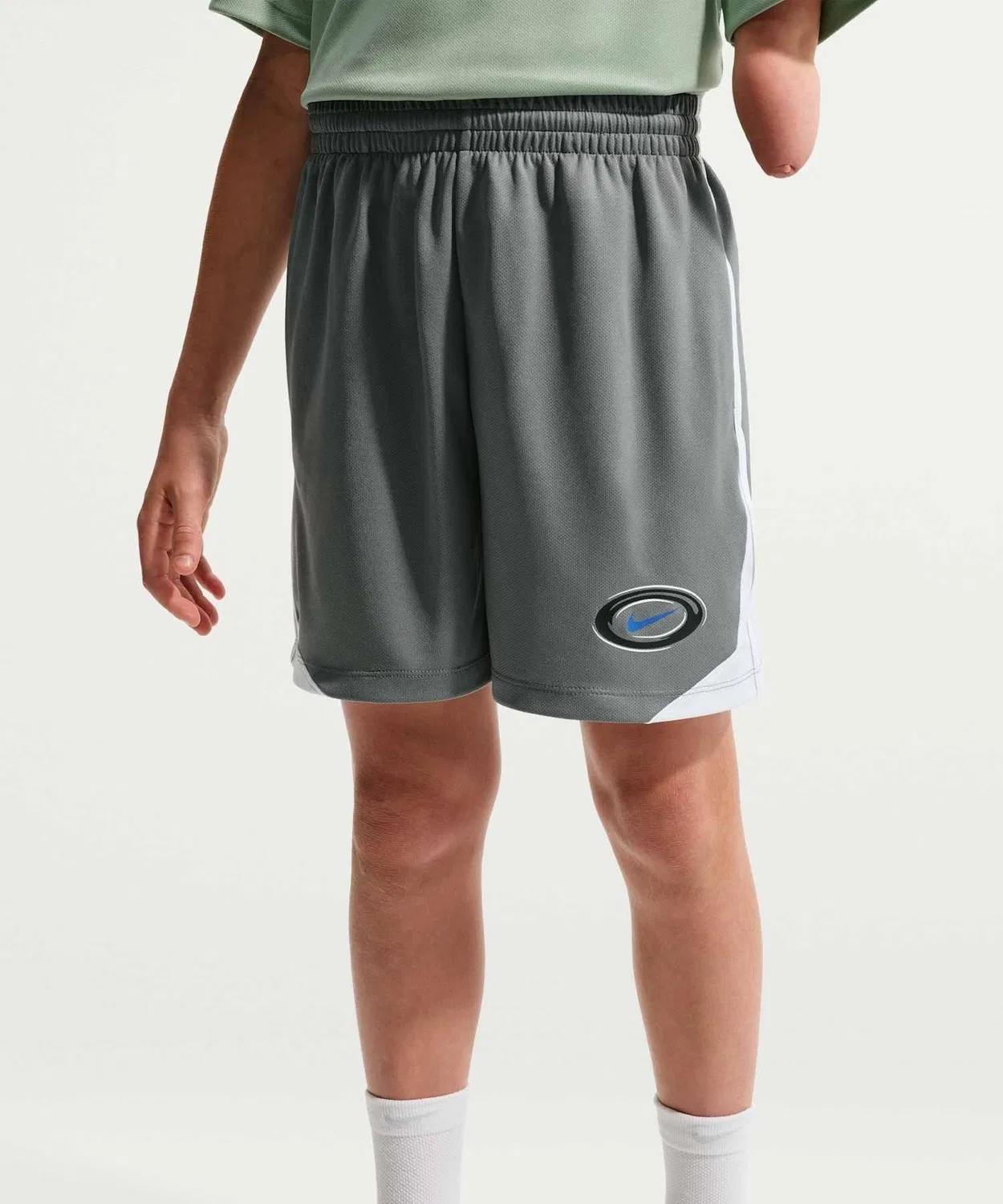 Детские шорты с быстросохнущей технологией Dri-FIT, модель Multi NIKE, Smoke Grey