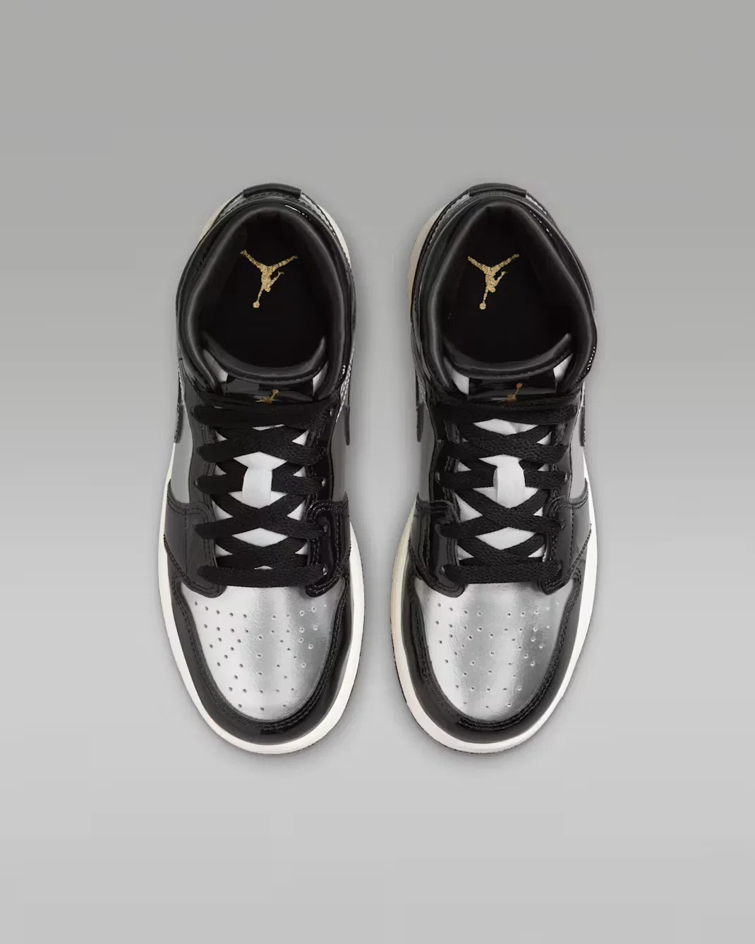 Кроссовки для детей постарше Air Jordan 1 Mid SE, Black/Metallic Silver/Sail/Metallic Gold — фото 4
