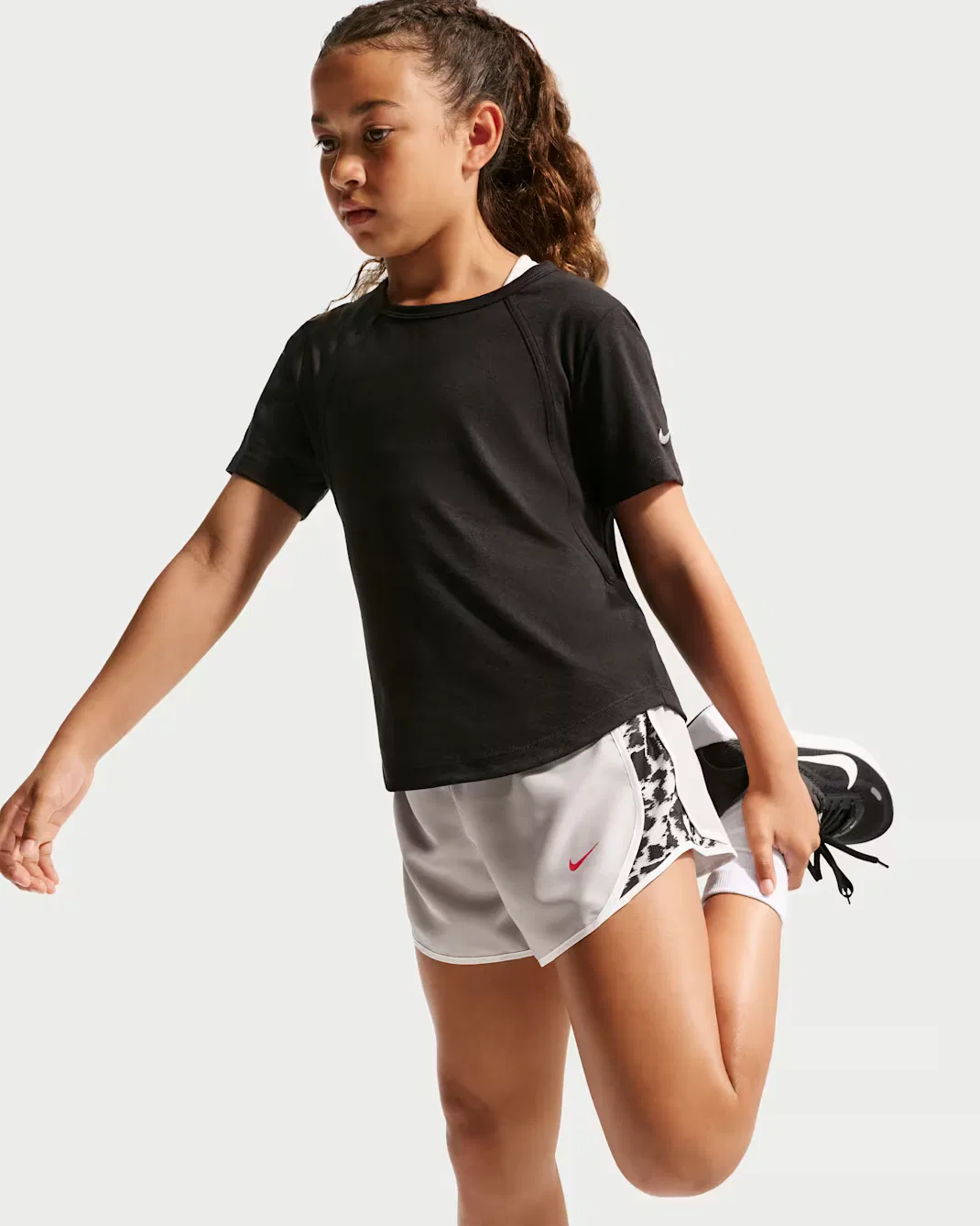 Шорты Dri-FIT для девочек (подростков) Nike Tempo, Moon Particle — фото 4