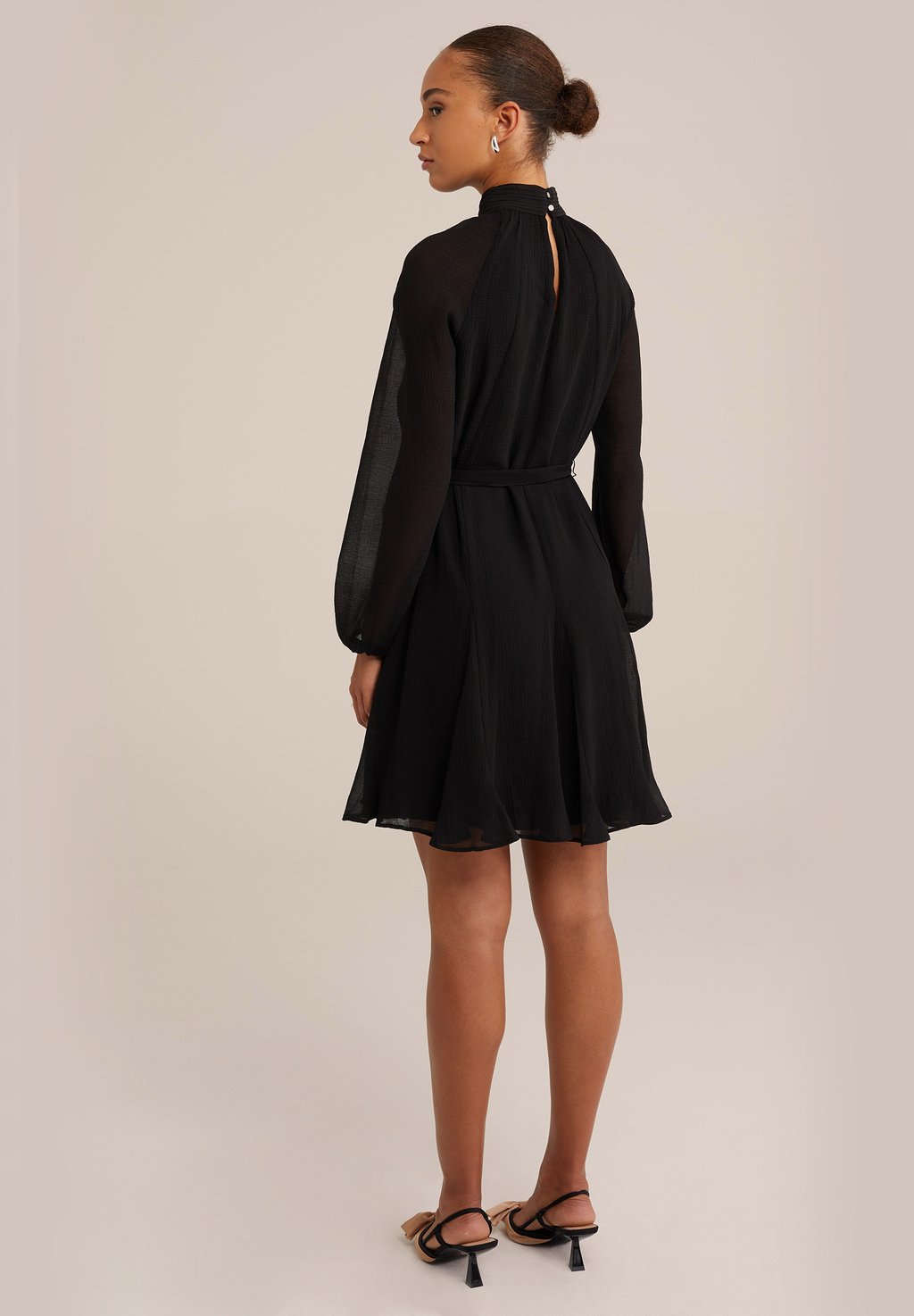 

Повседневное платье WE Fashion, черный