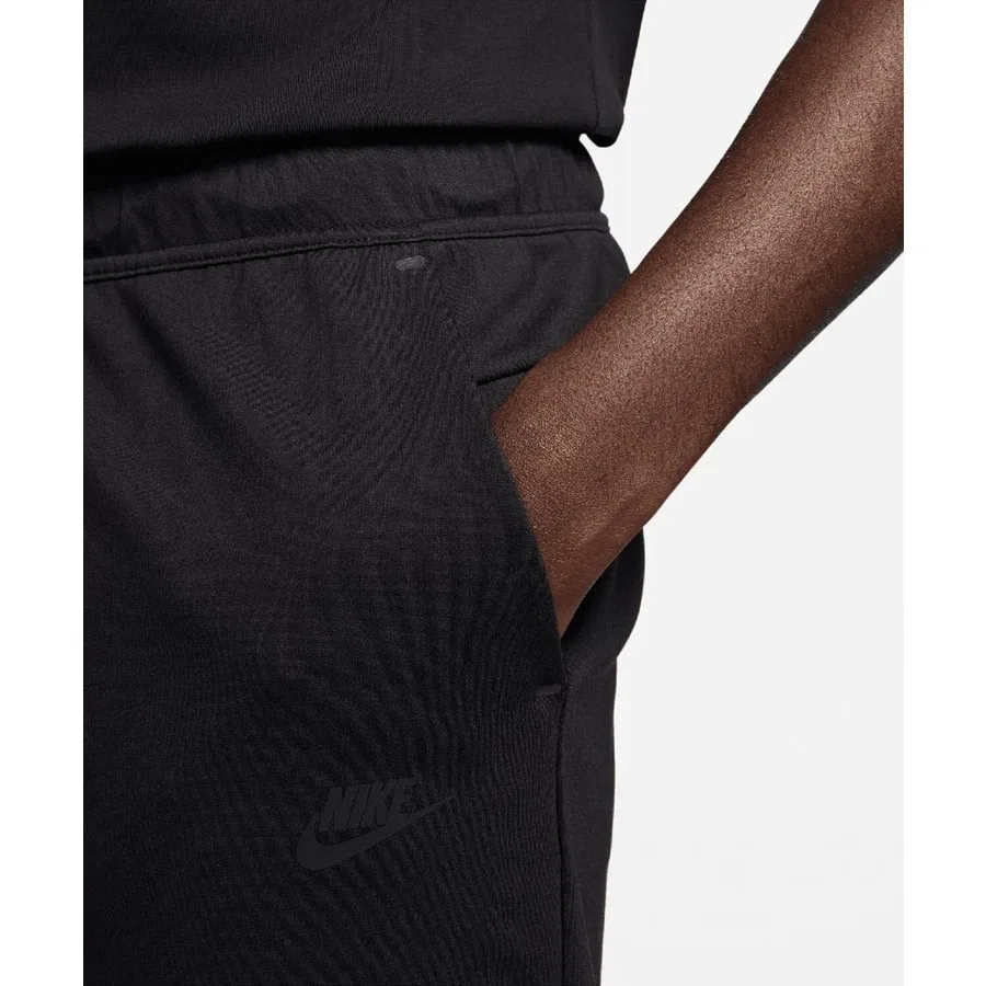 Шорты спортивные с принтом Nike Sportswear Tech Fleece Lightweight, Черный — фото 3