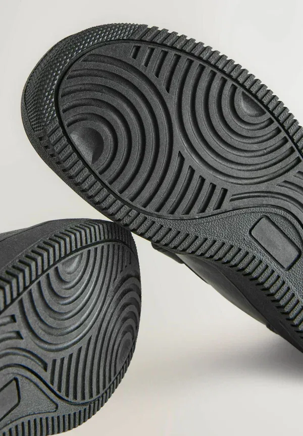 Кроссовки на липучке Regular fit sonic touch fastening school shoes Next, черный — фото 3