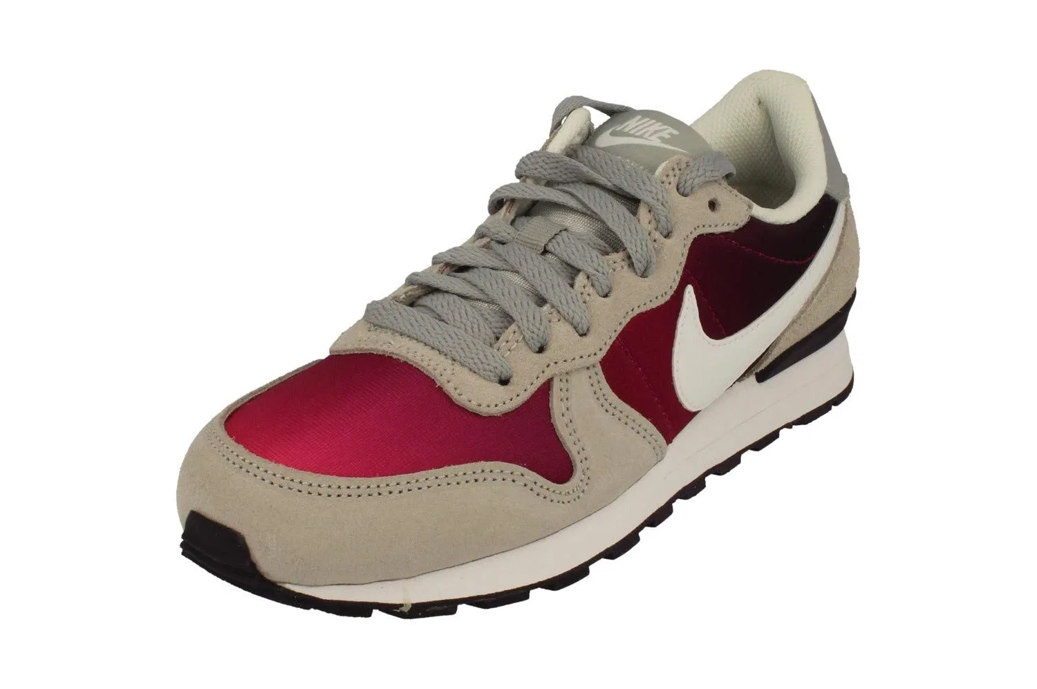 Детские кроссовки для девочек Internationalist NIKE, Grey Wolf Grey White Purple Dynasty