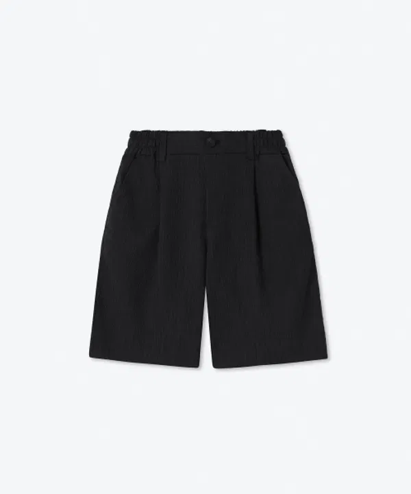 Шорты удлиненные с защипами на поясе, Cringkle One Tuck Wide Banding Musinsa Standard Kids, черный — фото 2