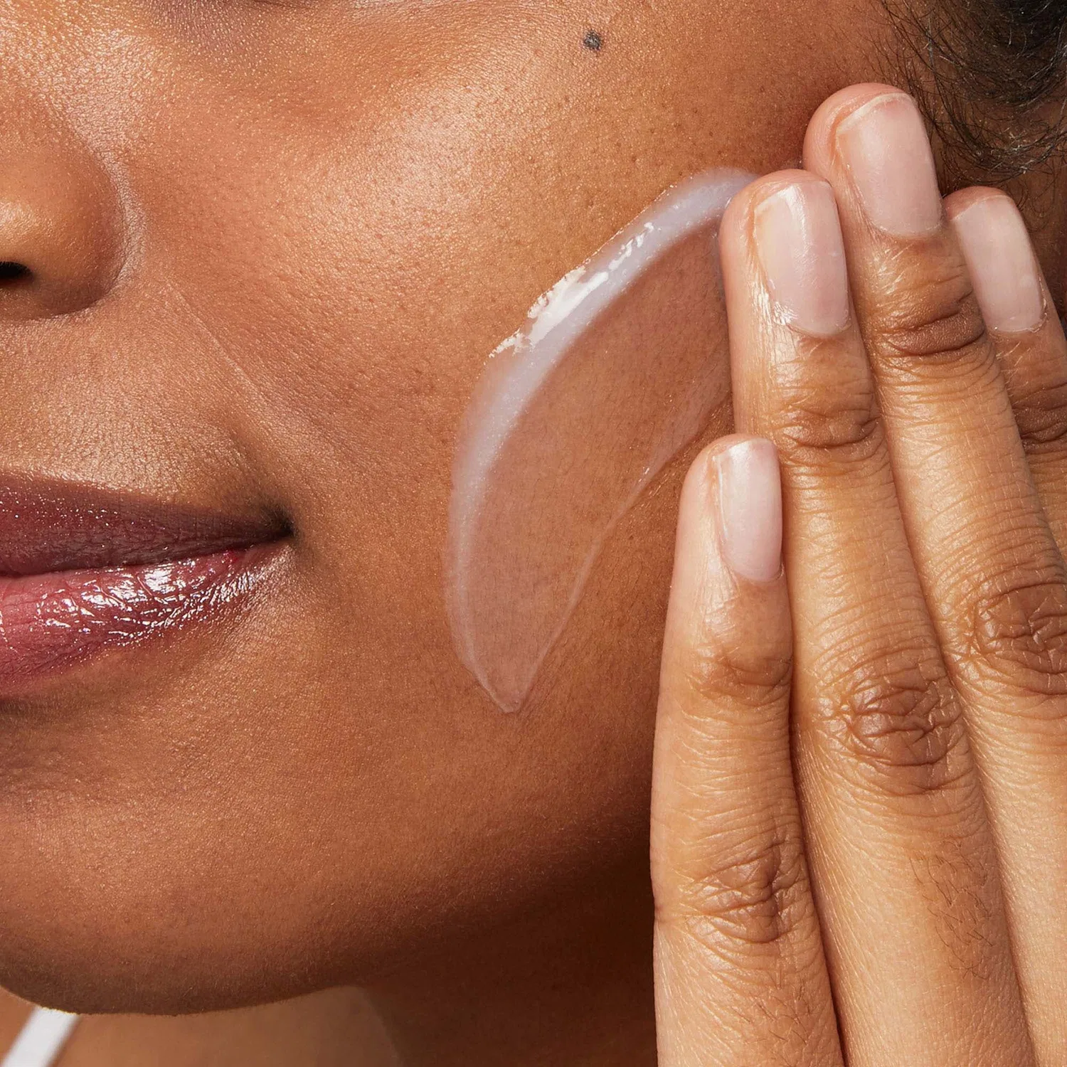 Очищающее средство с гиалуроновой кислотой Hydrating Cleanser CeraVe, 236 мл — фото 3