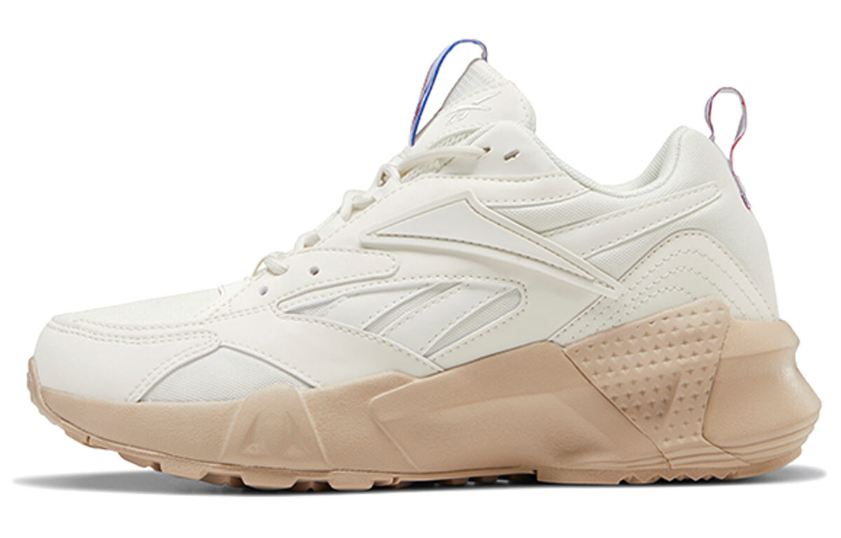 

Женская обувь Reebok Aztrek Lifestyle