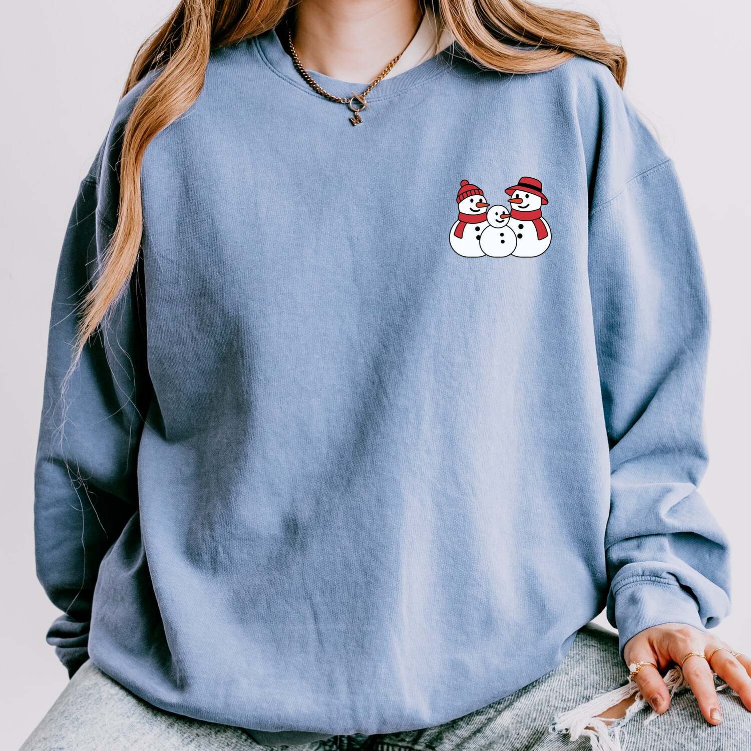 

Семья снеговиков - легкая женская толстовка, окрашенная в готовом виде Simply Sage Market, Blue Jean