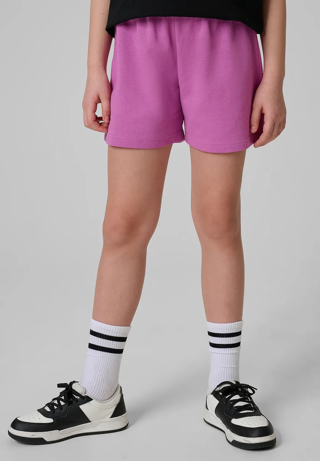 Spodenki dresowe dziewczęce - fioletowe 158 (12-13 лат) - спортивные шорты 4F, Violet — фото 2