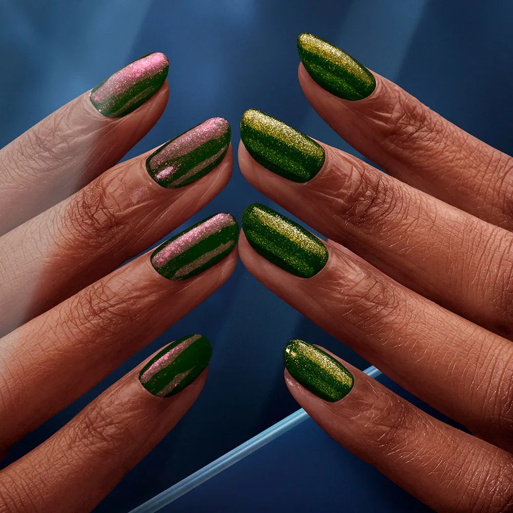Лак для ногтей 13,5 мл с эффектом перламутра Snow White Essie, 1004-Seize Thecrown — фото 4