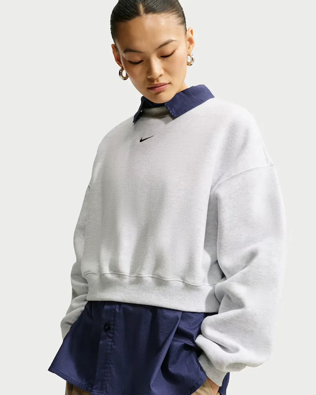 Женская укороченная футболка оверсайз с круглым вырезом Nike Studio Fleece Medium Weight, Birch Heather/Black