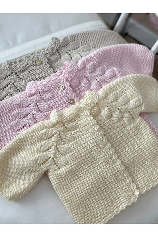 Детский кардиган с ажурным узором и шапочка, комплект Knitwear openwork baby cardigan and hat set - hand knitted Florijee, Pink — фото 3