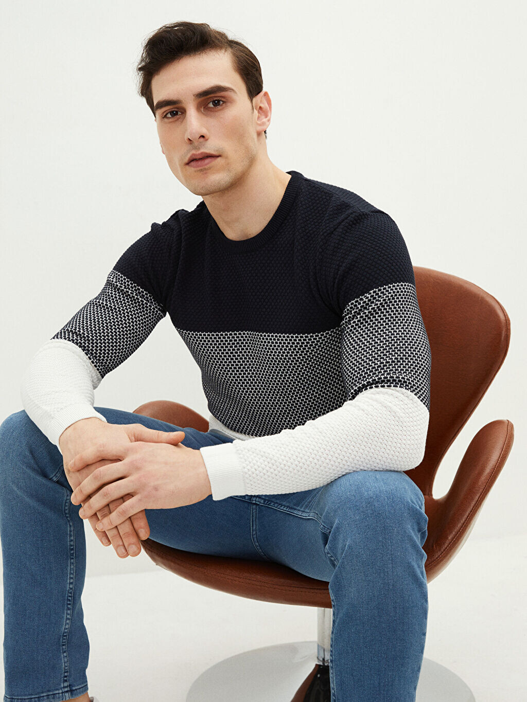 

Мужской трикотажный свитер с цветными блоками и круглым вырезом с длинными рукавами LCW Vision, Черный, Мужской трикотажный свитер с цветными блоками и круглым вырезом с длинными рукавами LCW Vision