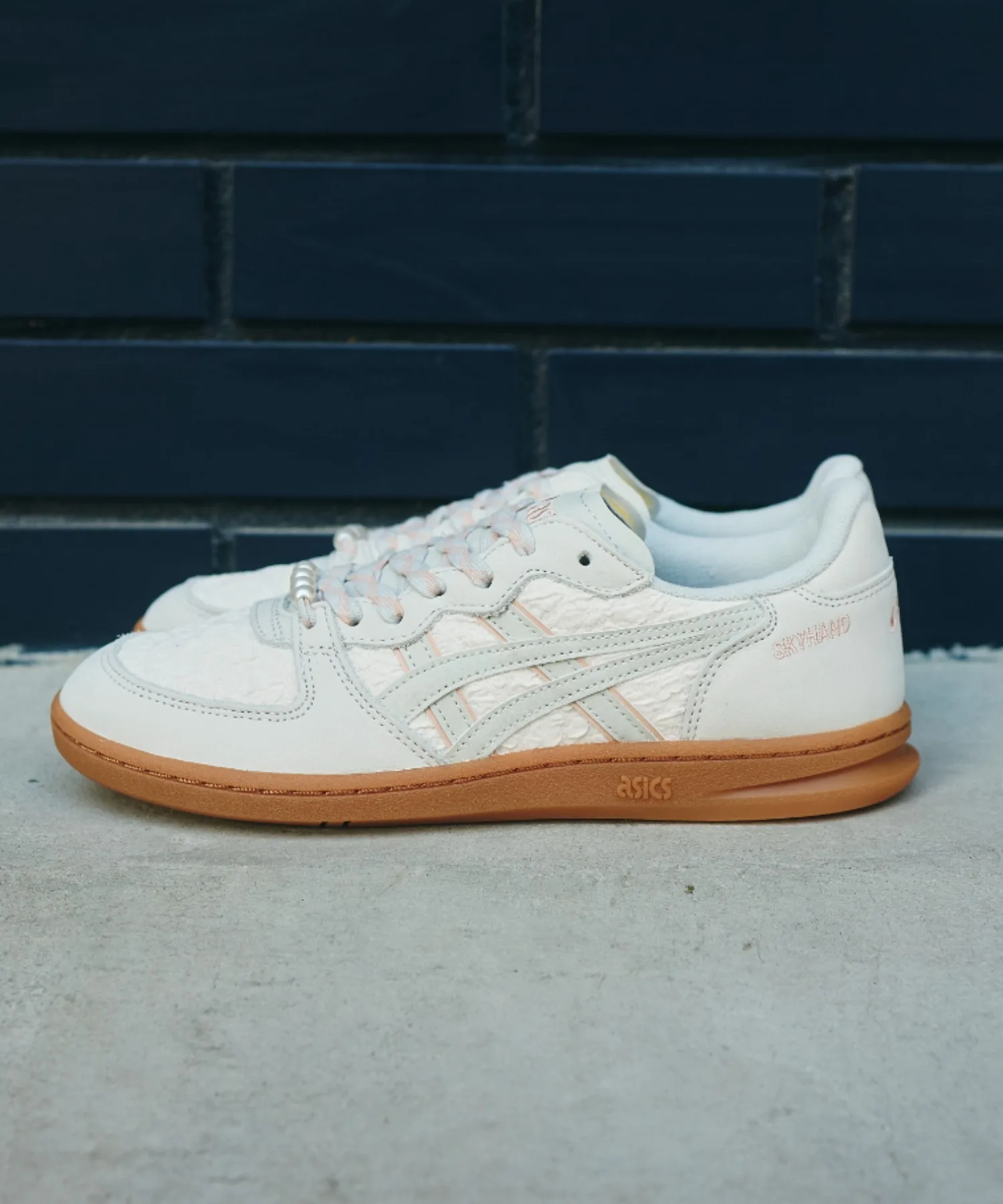 Унисекс кроссовки SKYHAND OG ASICS серые — фото 2
