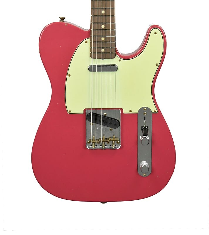 

Fender Custom Shop 61 Telecaster Journeyman Relic в цвете Faded Dakota Red