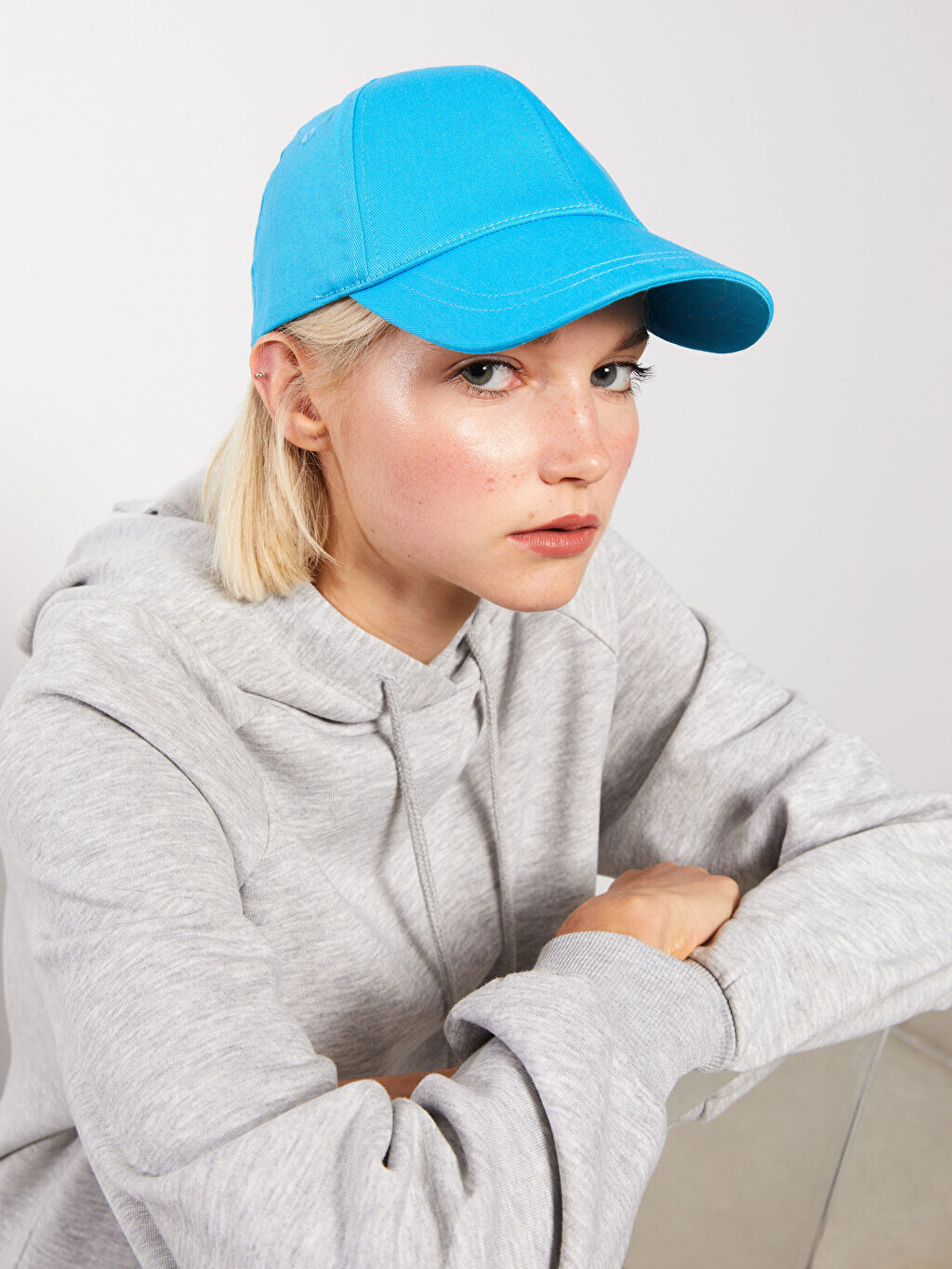 

Женская кепка с вышивкой с надписью LCW Accessories