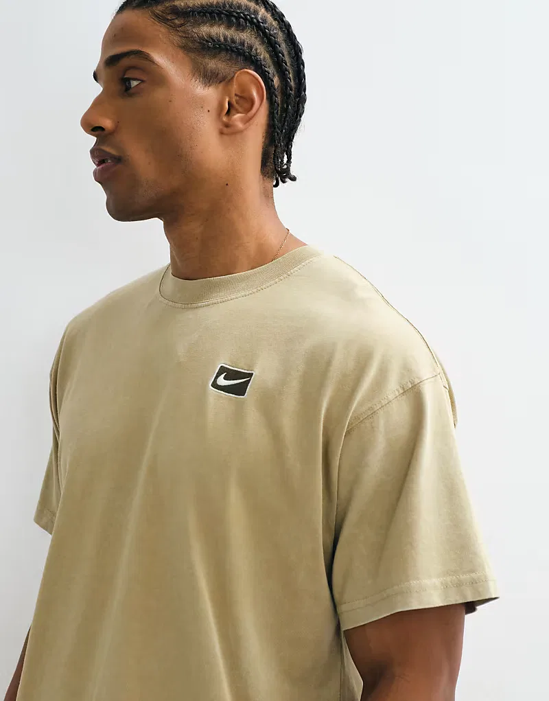 Футболка оверсайз Nike Street с большим логотипом в виде пузыря на спине, хаки — фото 4