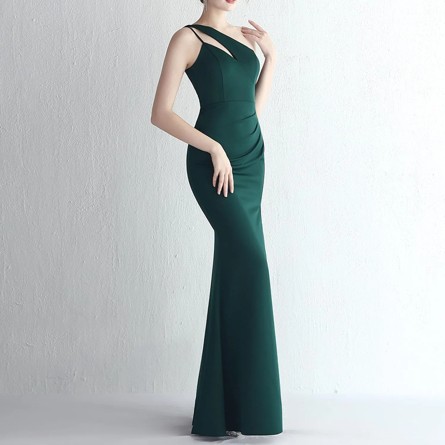 Женское платье-майка с разрезом, модель One Shoulder, зелёный — фото 4