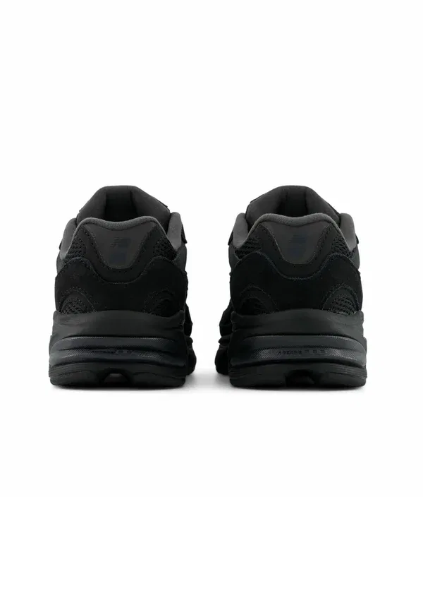Кроссовки из синтетики, текстиля и кожи 2010 New Balance Black Black, черный — фото 3