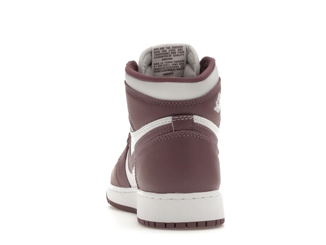 Детские кроссовки Lifestyle с кожаным верхом Jordan 1 Retro High OG Jordan, White/Sky J Mauve/White — фото 4