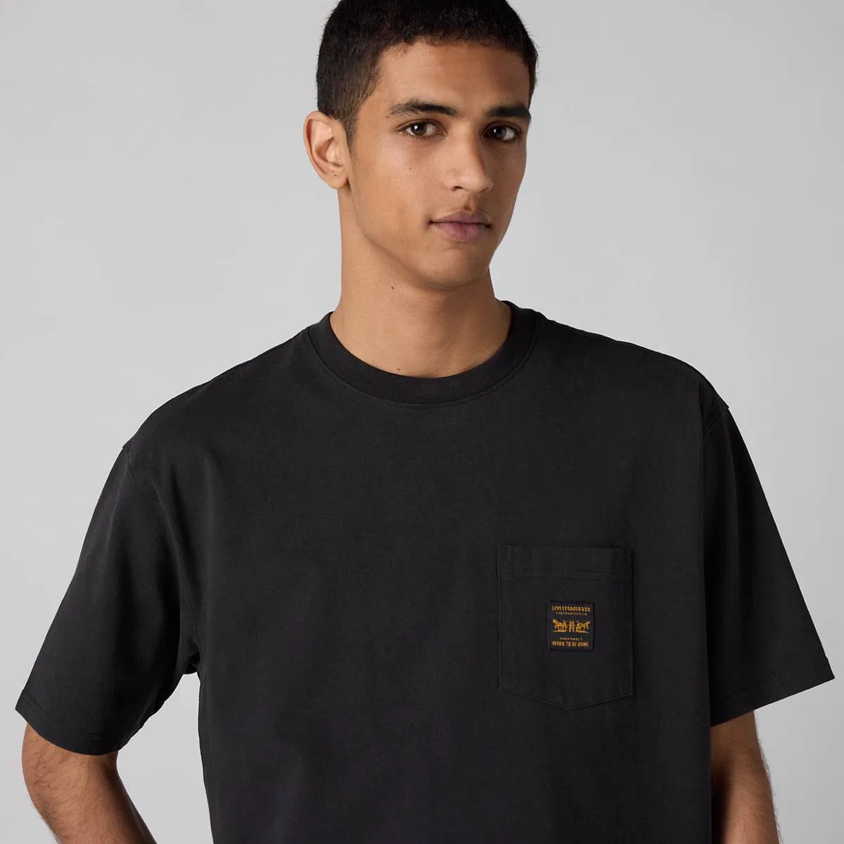 Рабочая футболка с коротким рукавом и карманом Levi's, Jet Black - Black — фото 2