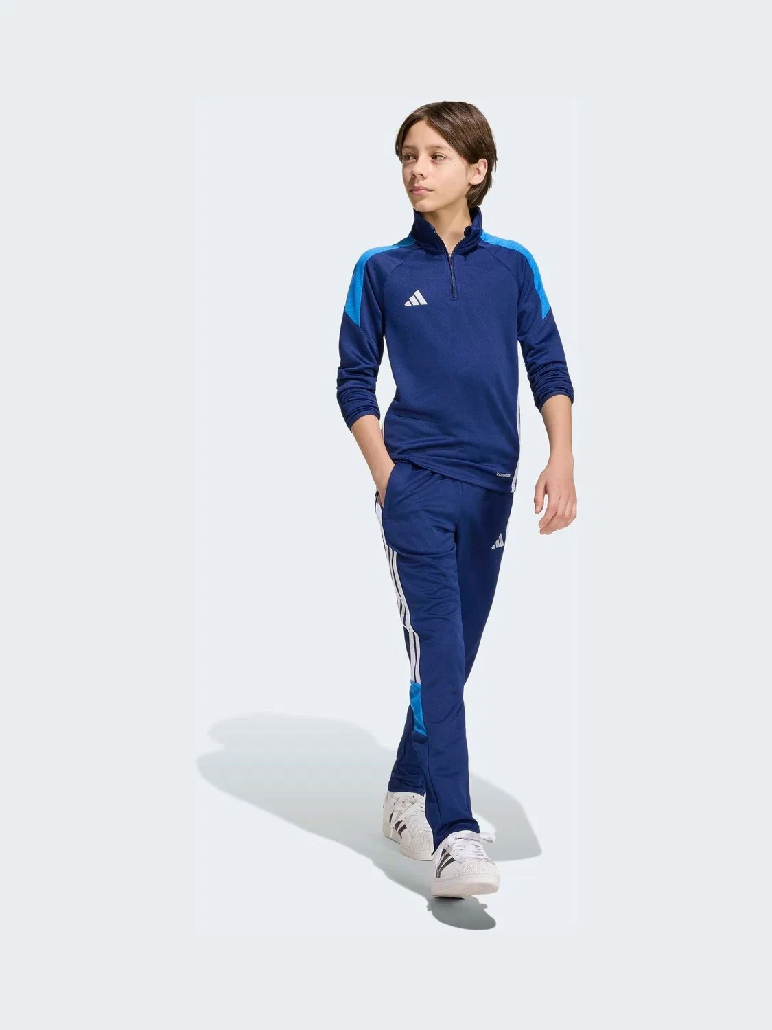 Тренировочные брюки Tiro 26 Essentials adidas, синие — фото 3