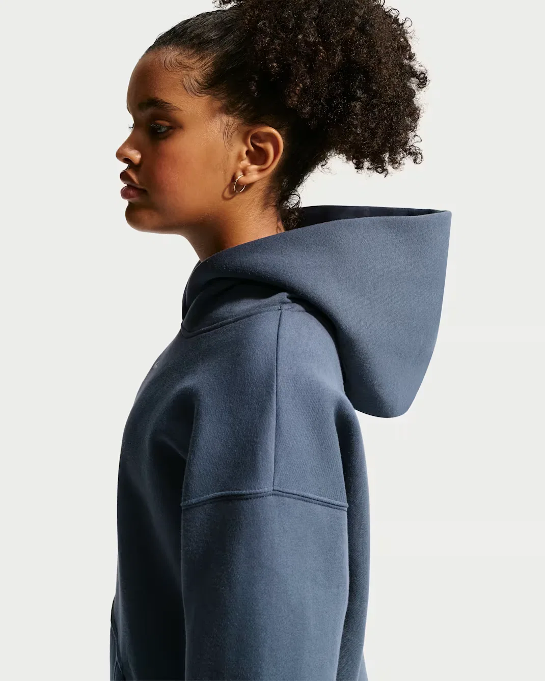 Детская толстовка с капюшоном оверсайз Nike Sportswear Studio Fleece, Thunder Blue/White — фото 2