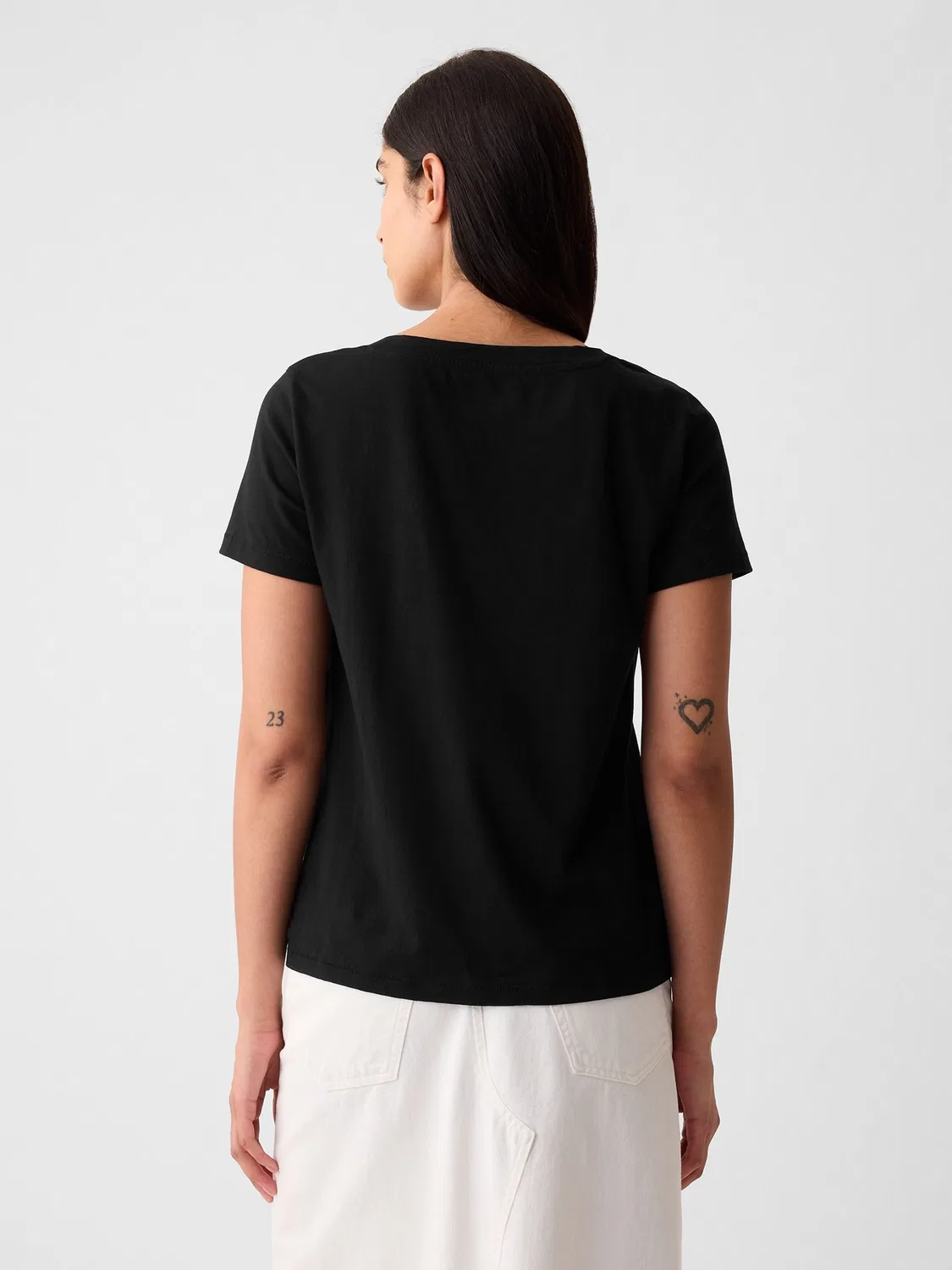Футболка с V-образным вырезом Gap Vintage Soft, черный — фото 2