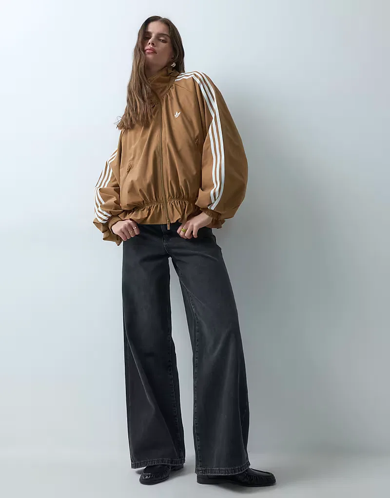 Спортивная куртка Adidas Originals Firebird Blousy Oversized в цвете коричневый пустынный, эксклюзивно представлена ​​на ASOS — фото 2