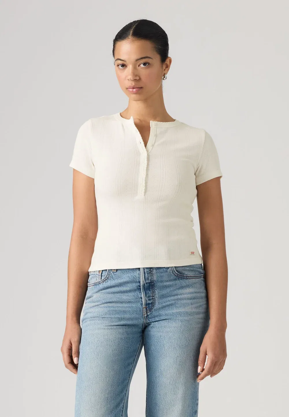 Футболка из тонкой ткани с ажурным узором - базовая футболка Levi'S, Egret — фото 2