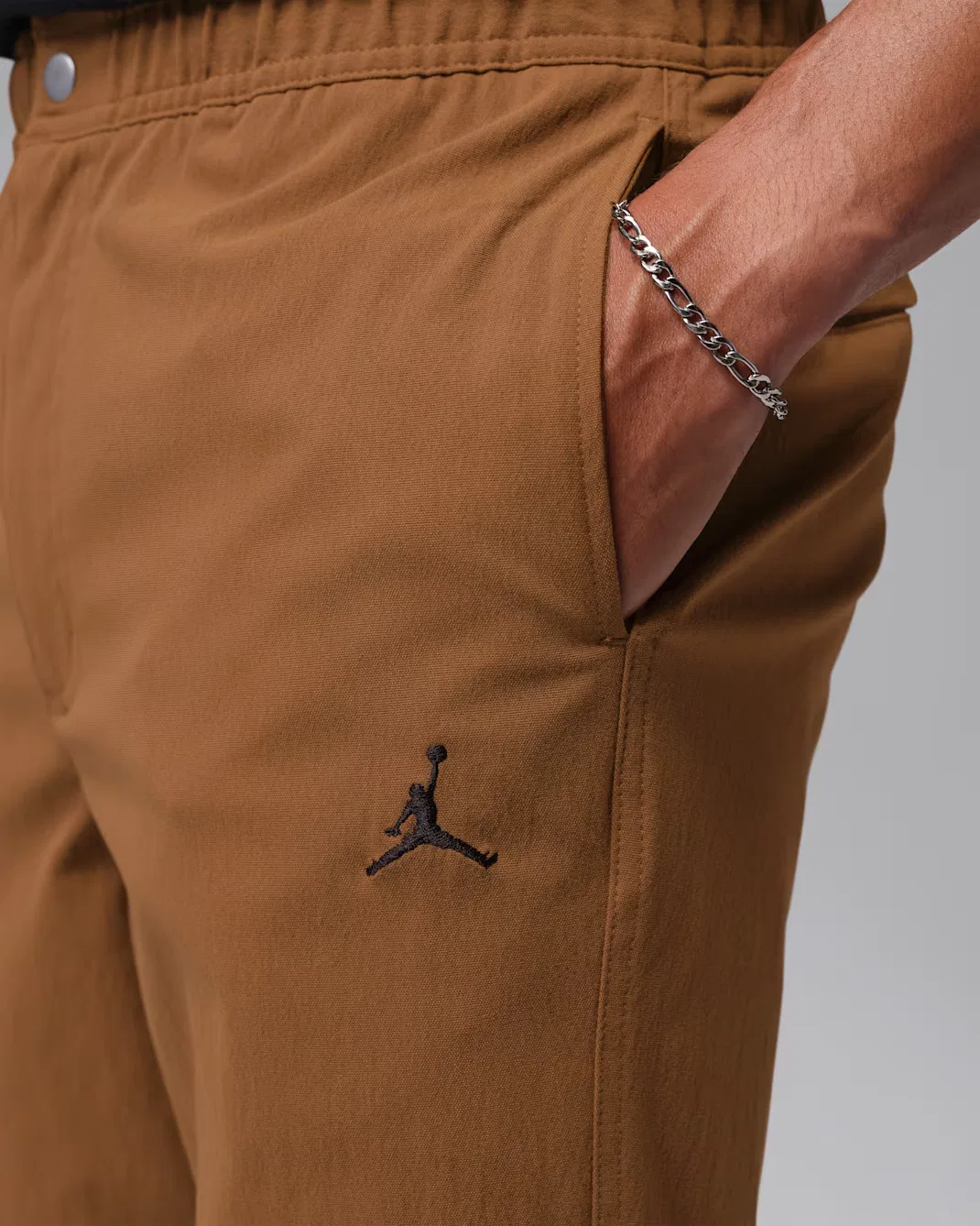 Мужские брюки Jordan Flight Essentials, Light British Tan/Black — фото 4