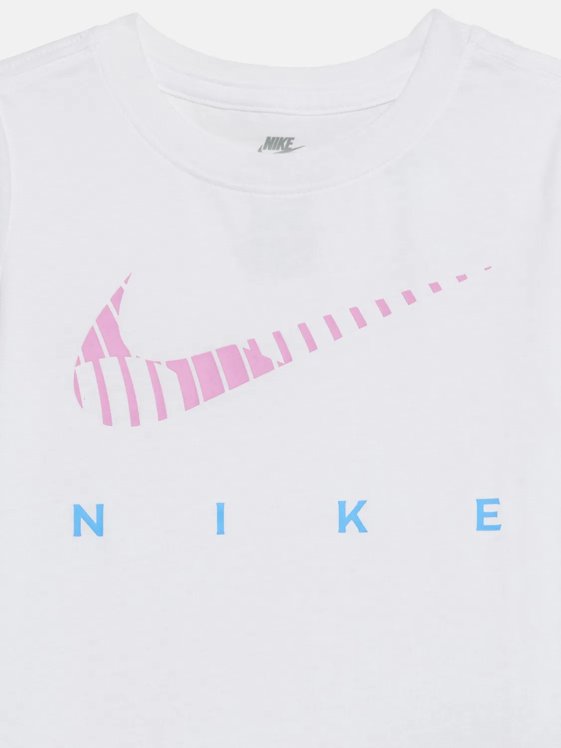 Футболка Nike Sportswear белого цвета — фото 3