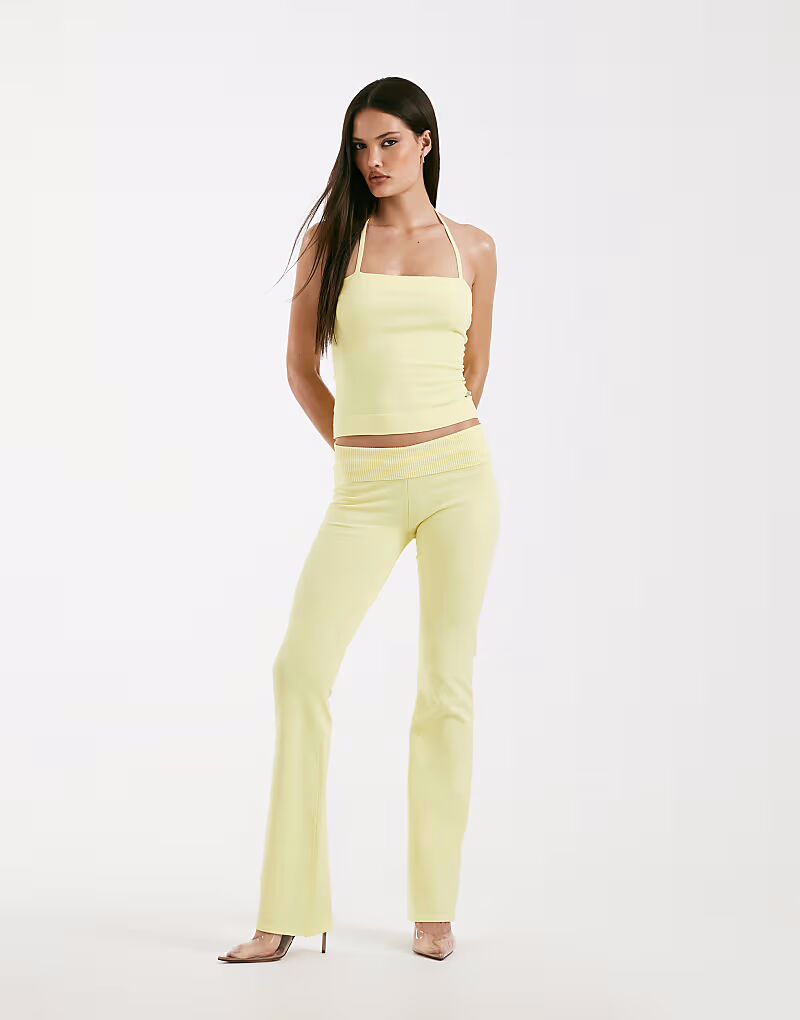 

Топ-халтер Audrina с рельефной вязкой и отделкой в рубчик, желтый I.Am.Gia