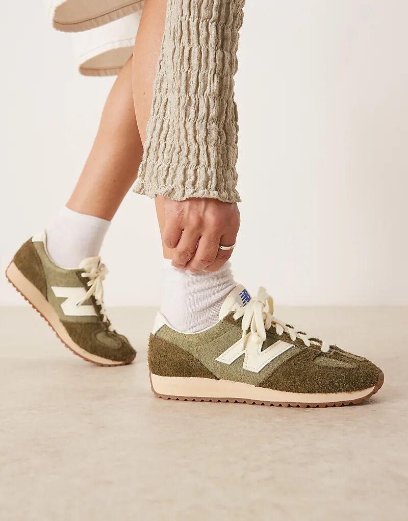 Кроссовки унисекс New Balance 471 с зелеными и белыми деталями