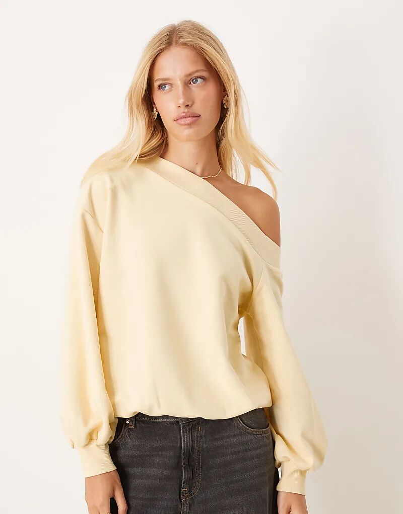 

Свободная толстовка ASOS DESIGN с открытыми плечами желтого цвета