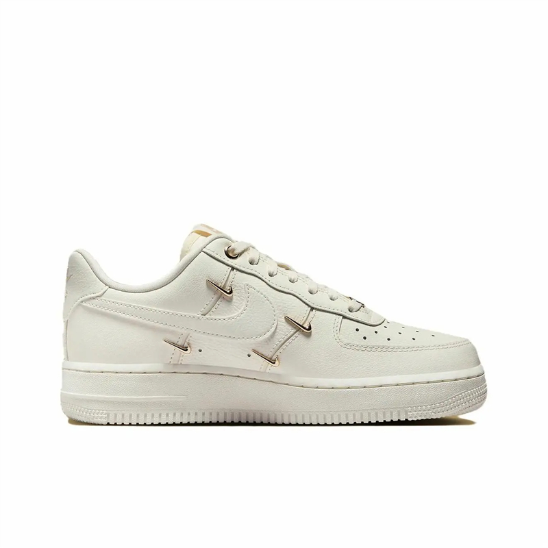 Низкие детские кроссовки Air Force 1 Shock Absorbers Nike, белый/золотой — фото 2