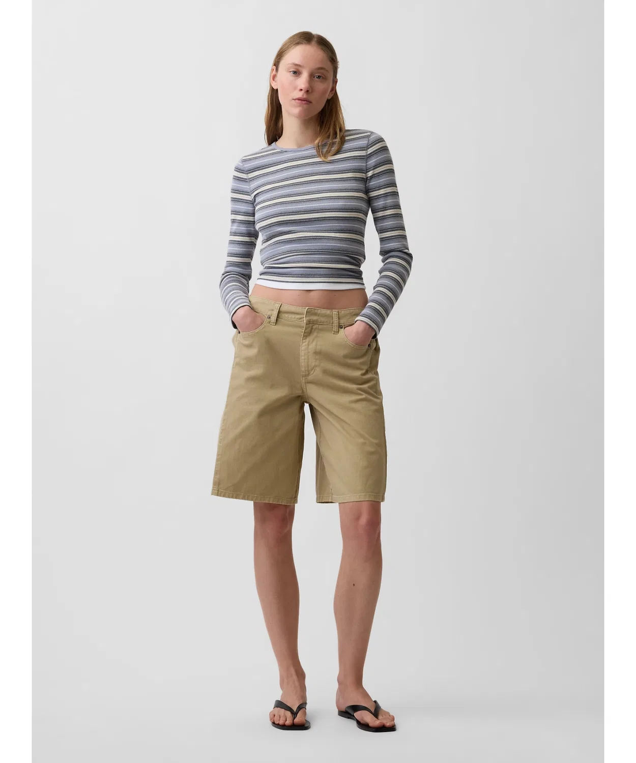 Женские шорты-траузеры со складками Mid Rise Twill Side Pleat GAP, Beige — фото 3