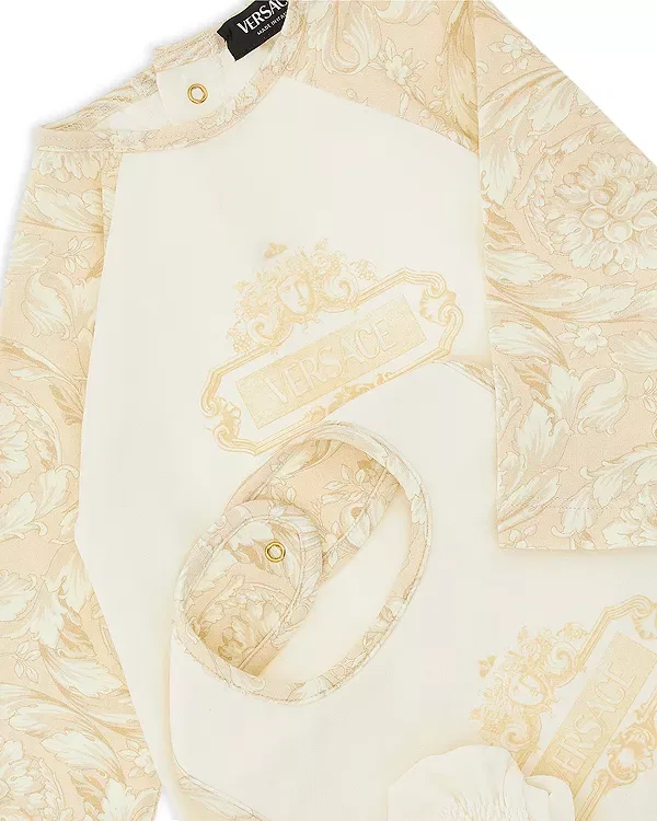 Детский комплект из боди и слюнявчика с принтом Logo Versace, White+Whisper — фото 3