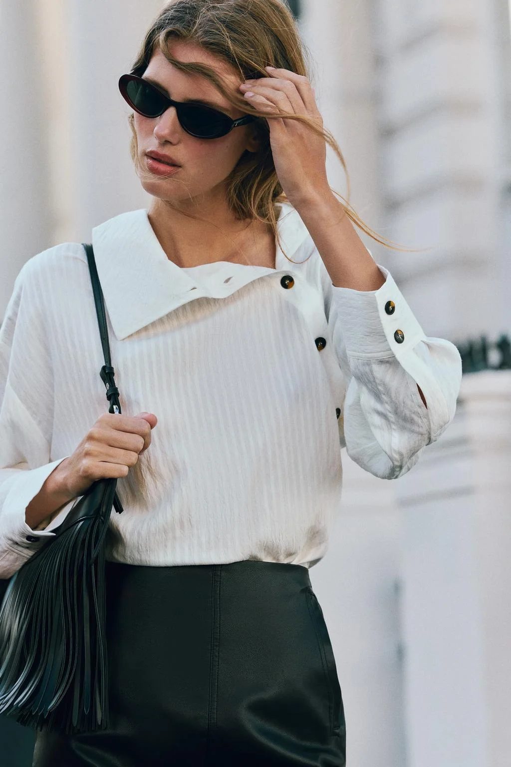 Рубашка Zara в полоску с запахом, белый