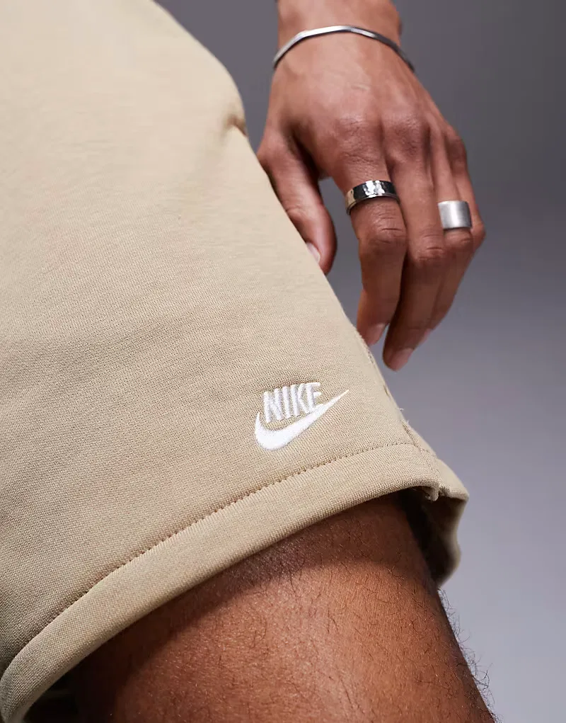 Тканые шорты Nike Club Fleece хаки — фото 4