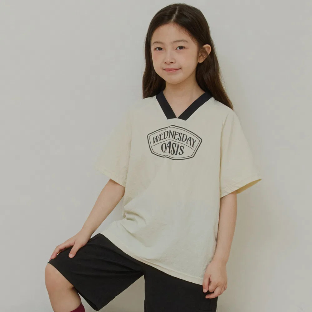 Детская футболка Signature Nylon Raglan кремового цвета от Wednesdayoasis Kids — фото 4