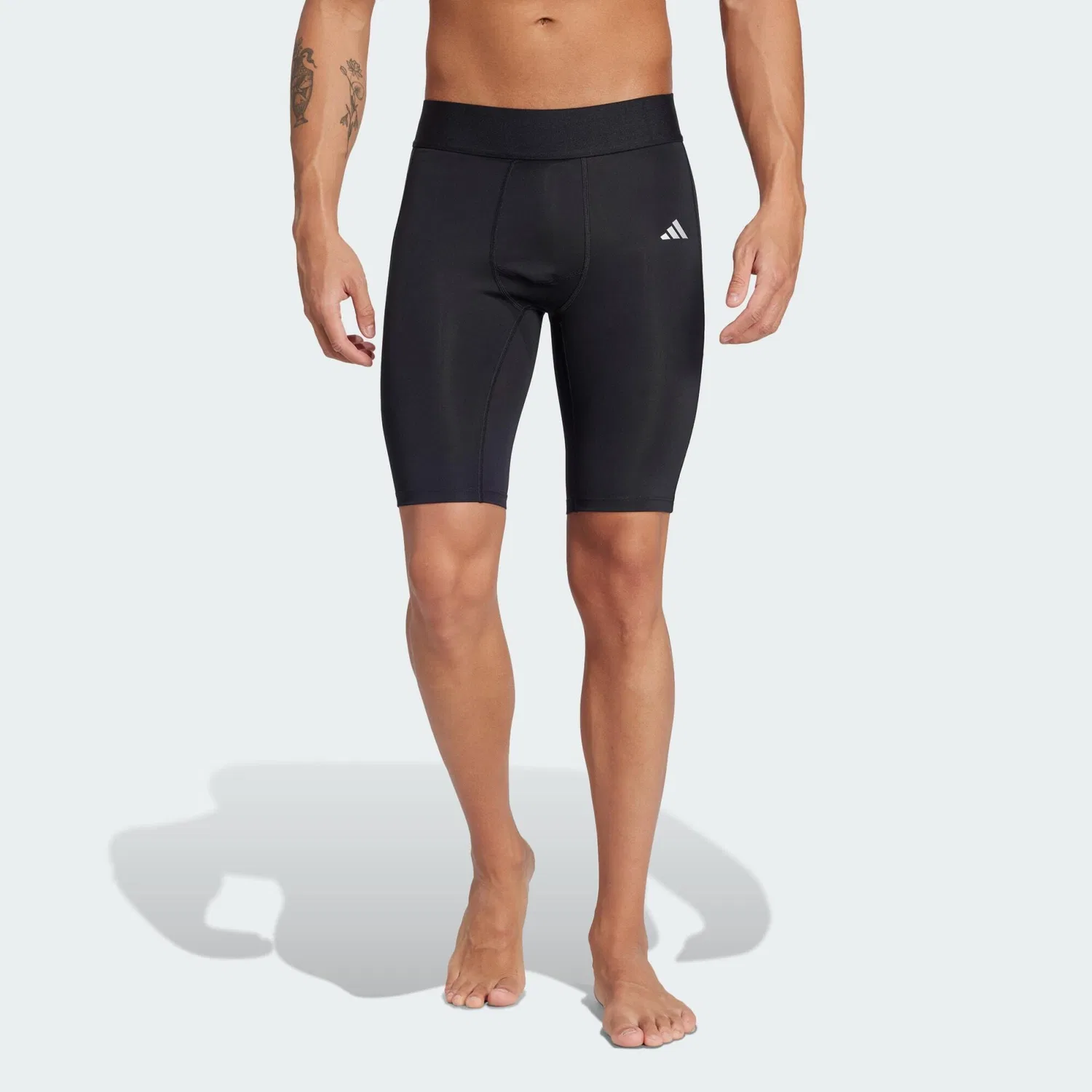 Женские короткие леггинсы TECHFIT Adidas, Schwarz