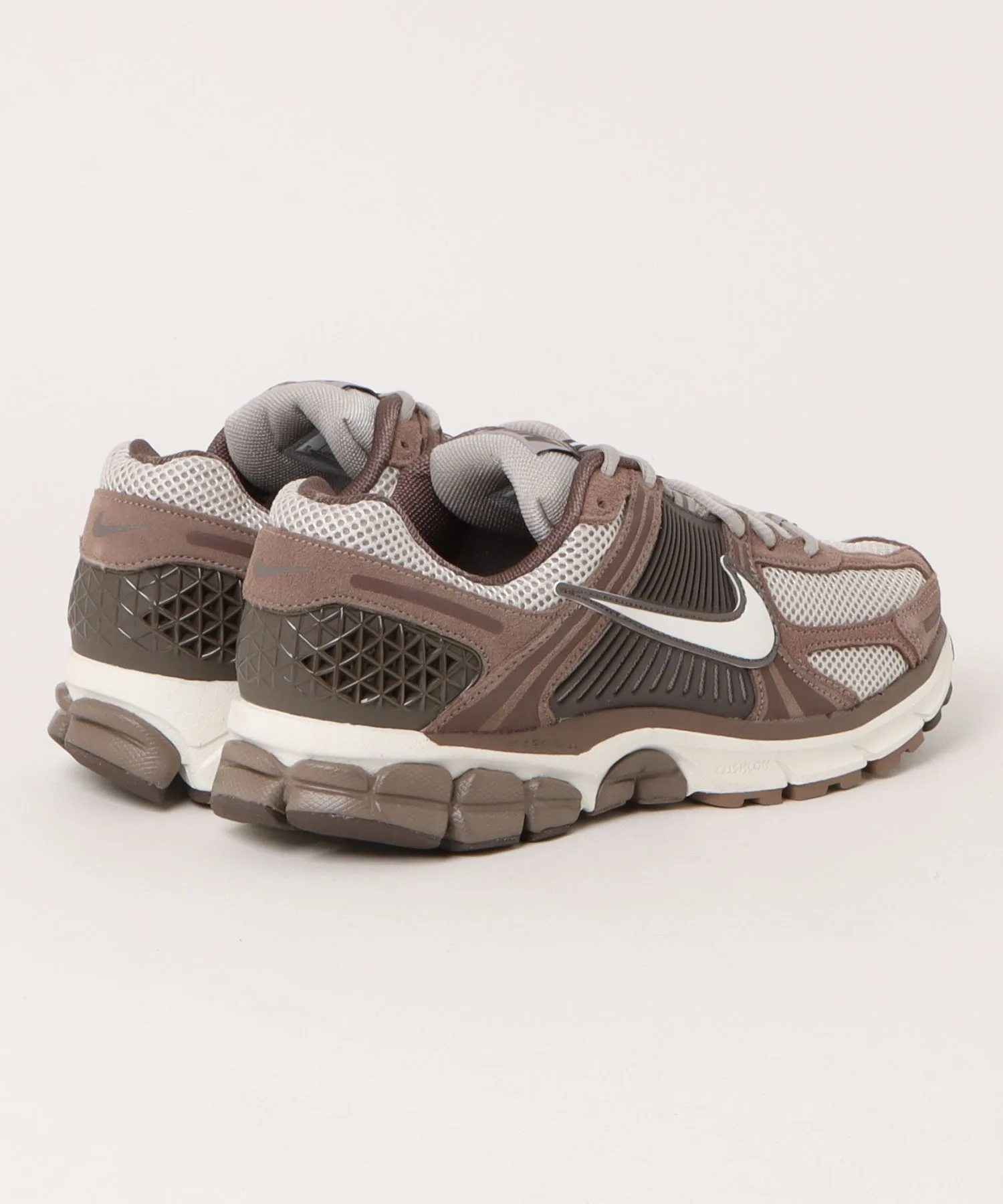 Мужские кроссовки с технологией Zoom VOMERO 5 MHF1553 NIKE чёрные — фото 2