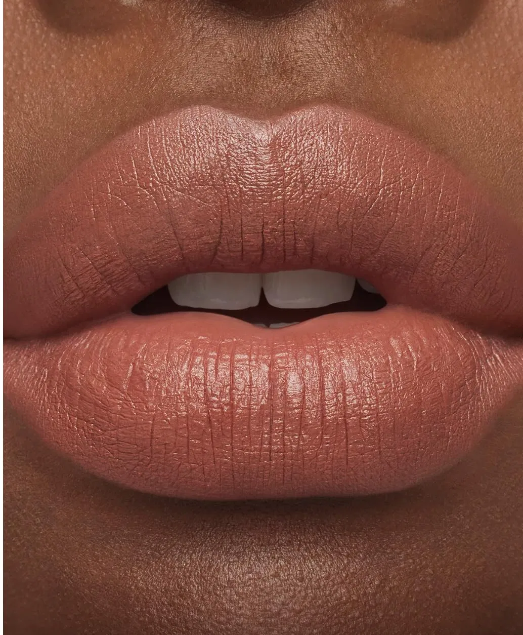 Матовая помада MAC ximal Silky Lipstick Taupe Brown Mac — фото 3