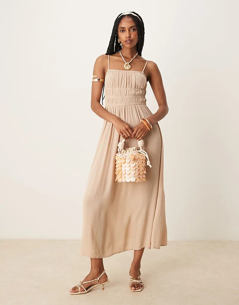 

Платье макси Pimkie с присборенными бретельками бежевого цвета