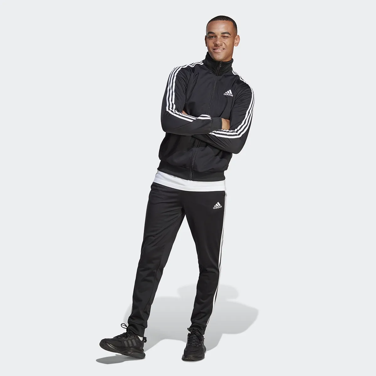 

Мужской спортивный костюм Sportswear Basic Tricot Adidas, черный