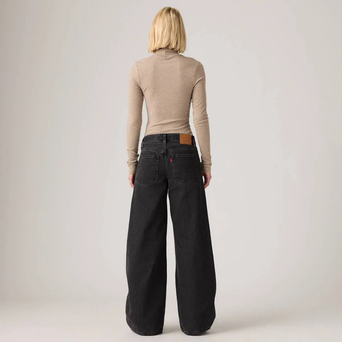 Женские джинсы-капли с широкими штанинами Levi's, Influential Lady Stone - Black — фото 3