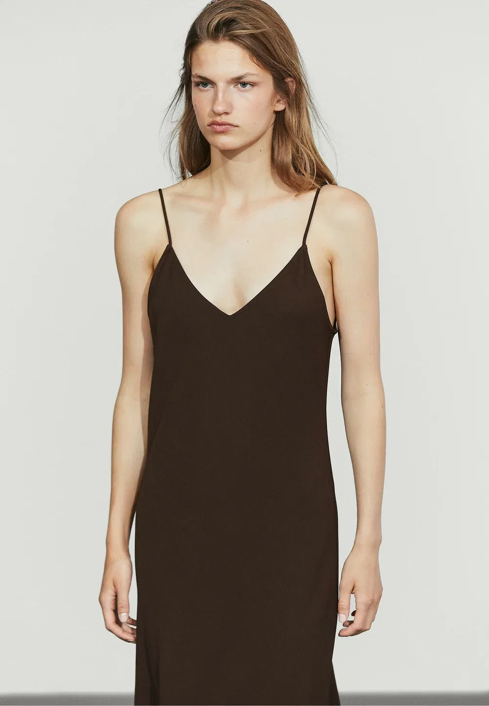 Струящееся атласное платье миди - платье макси Massimo Dutti, Brown — фото 4