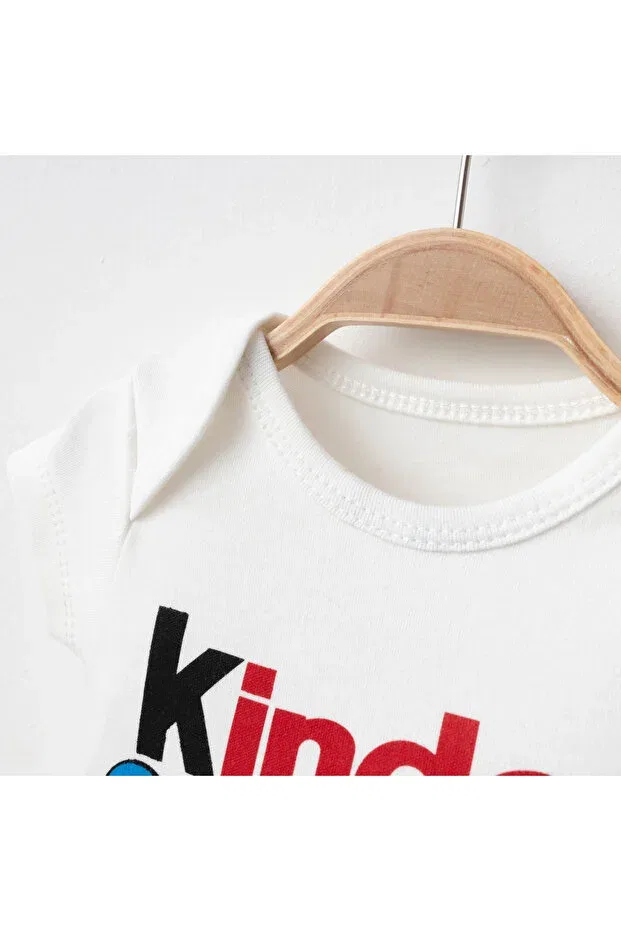 Детское боди-комбинезон с принтом Kinder Surprise Aa Bebek, White — фото 4