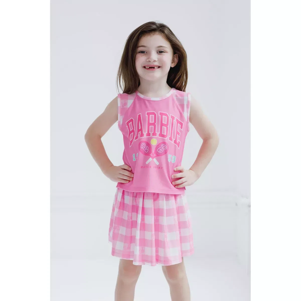 Детский комплект для девочек с принтом Barbie Tank Top and Pleated Skort Outfit Set, Checkered Pink — фото 3