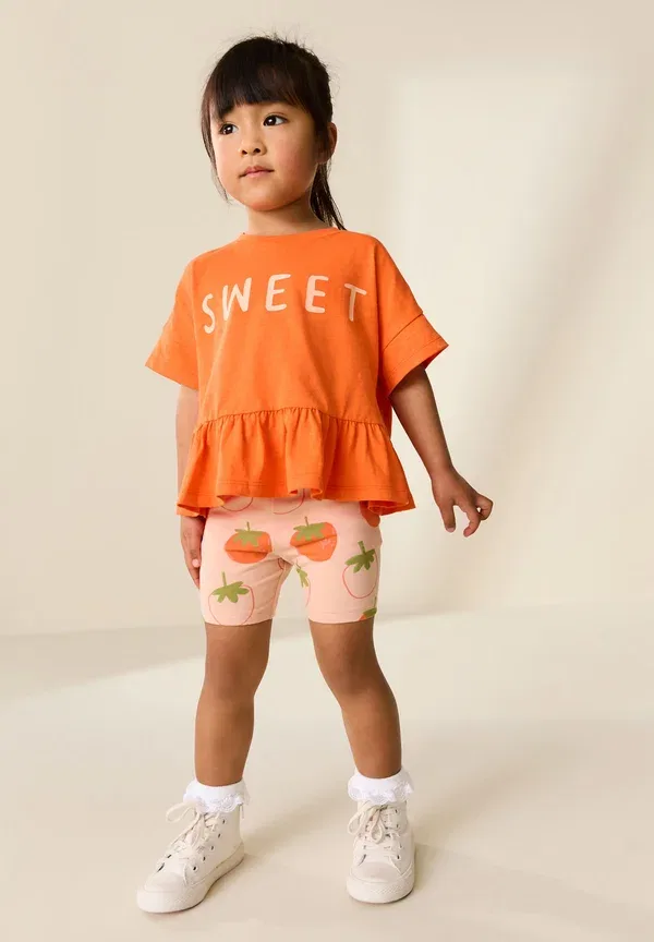 Комплект из футболки и шорт с принтом Regular fit - short sleeve set - shorts Next, Orange Strawberry, оранжевый